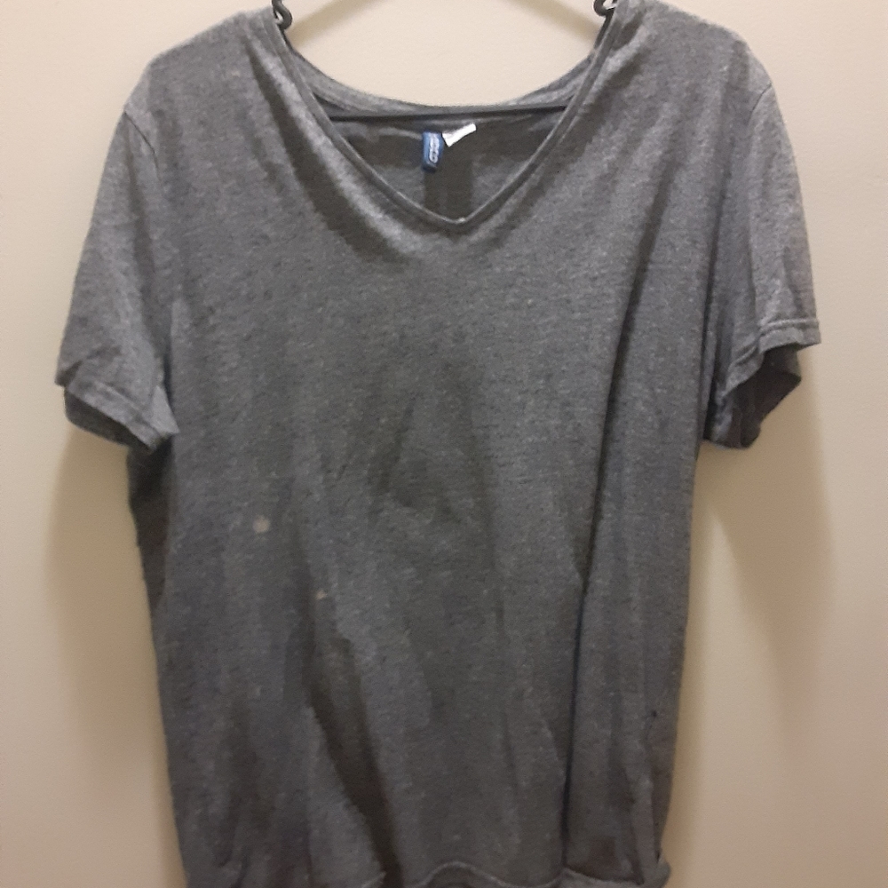 A H&M V neck T shirt.